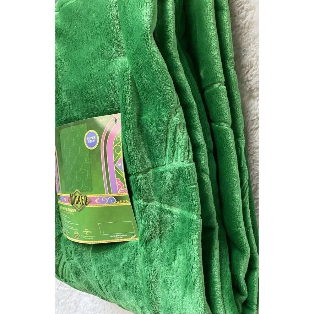 WICKED Elphaba Hats On It Embossed Emerald Green Soft Throw Blanket 50 X 70” NEW